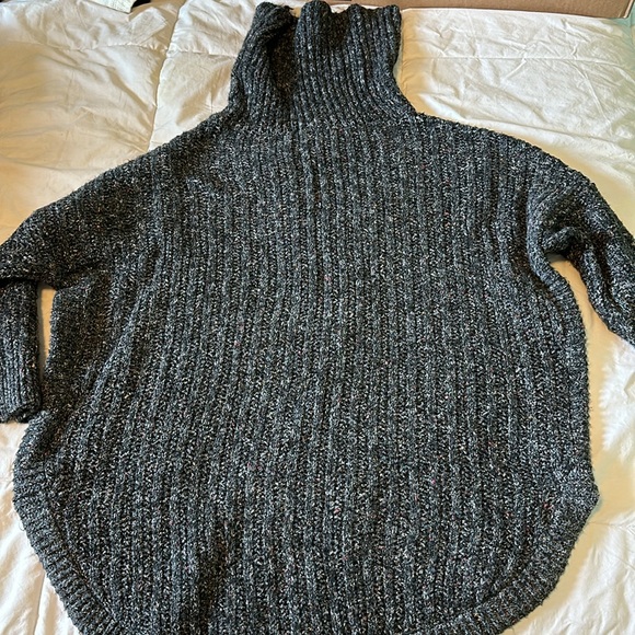 Express Sweater - Picture 6 of 6